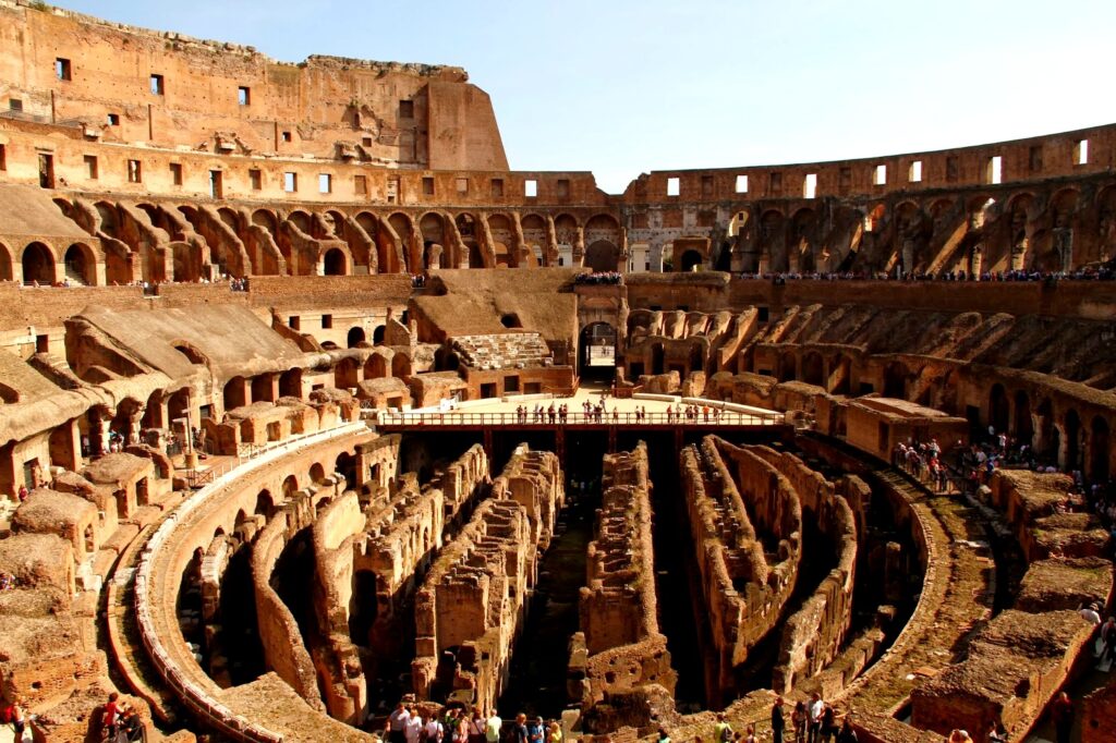 Один из первых каменных театров Древнего Рима